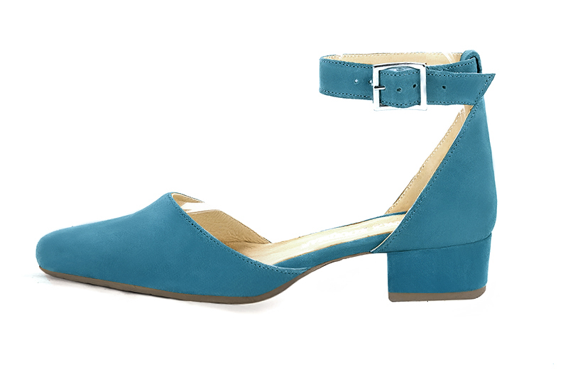 Peacock blue women's open side shoes, with a strap around the ankle. Round toe. Low block heels. Profile view - Florence KOOIJMAN